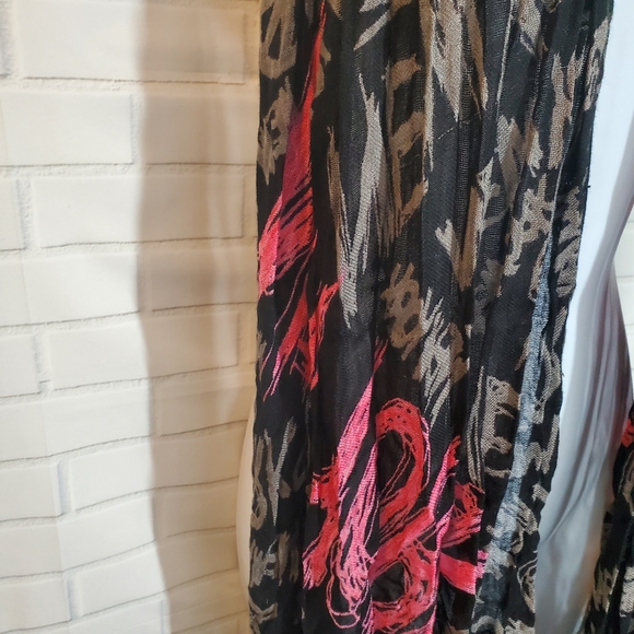 New York Graffitti Print Lightweight Scarf - Picture 3 of 8